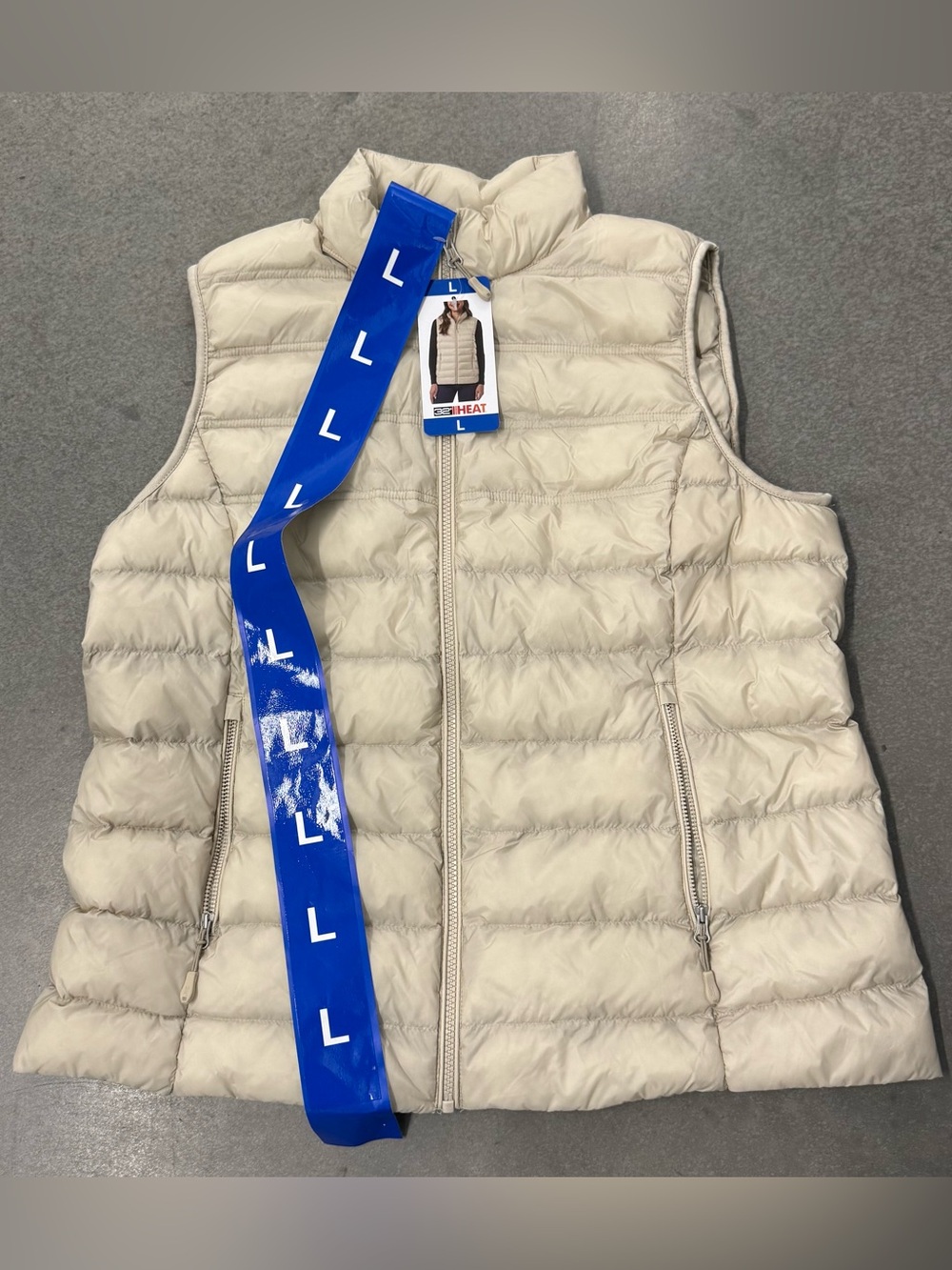 32 Degrees Heat Women’s Nylon Lightweight Puffed Vest, Cream, Size Large